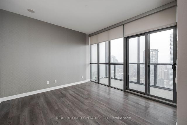 3903 - 110 Charles St E, Condo with 1 bedrooms, 1 bathrooms and 1 parking in Toronto ON | Image 2