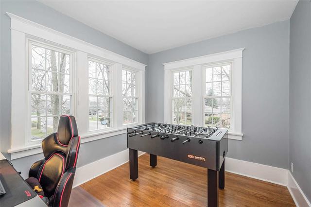 30 Barber Ave, House detached with 4 bedrooms, 3 bathrooms and 5 parking in Guelph ON | Image 15
