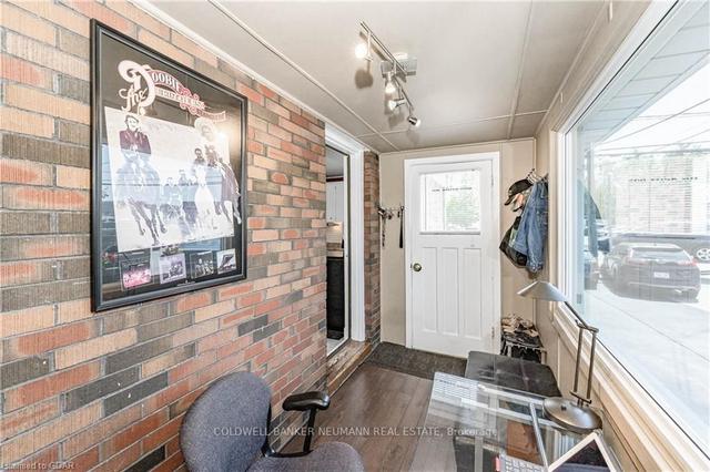 600 York Rd, House detached with 2 bedrooms, 1 bathrooms and 15.5 parking in Guelph ON | Image 6