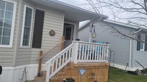 315 - 5700 Blackwell Side Rd, House detached with 2 bedrooms, 1 bathrooms and 2 parking in Sarnia ON | Card Image