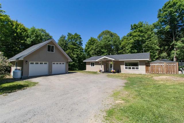 50 Hughes Rd, House detached with 2 bedrooms, 1 bathrooms and 6 parking in Huntsville ON | Image 1
