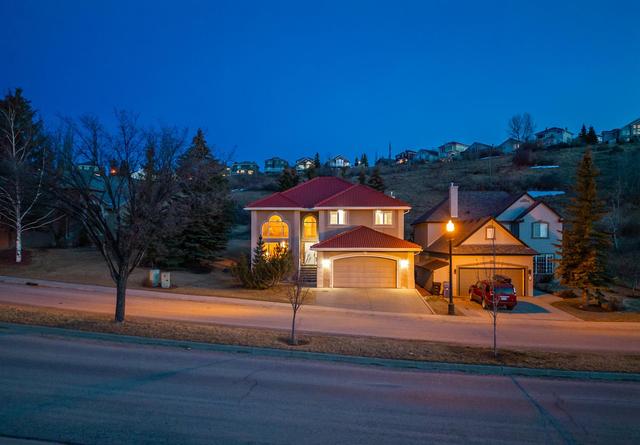 217 Patterson Boulevard Sw, House detached with 6 bedrooms, 3 bathrooms and 6 parking in Calgary AB | Image 2