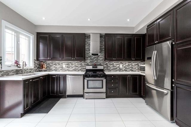 17 Bellotti Cres, House detached with 4 bedrooms, 4 bathrooms and 4 parking in Ajax ON | Image 12