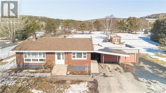 847 Rue Principale, House detached with 3 bedrooms, 1 bathrooms and null parking in Edmundston NB | Image 2