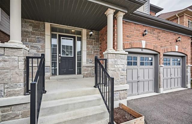 82 Mcroberts Cres, House detached with 5 bedrooms, 5 bathrooms and 6 parking in Clarington ON | Image 12