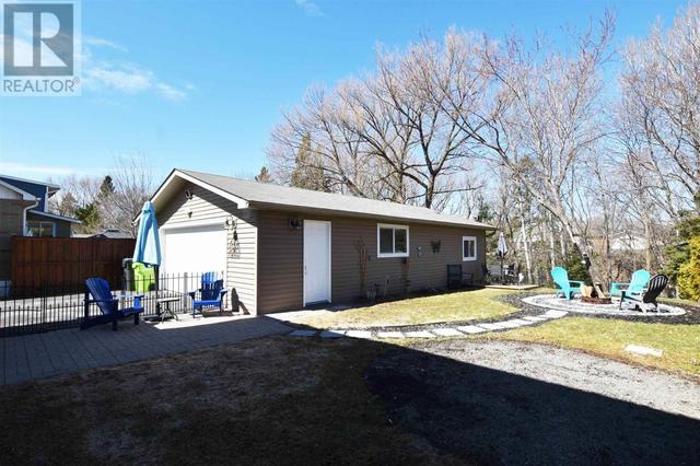 49 Grandview Ave, House detached with 3 bedrooms, 3 bathrooms and null parking in Sault Ste. Marie ON | Image 6