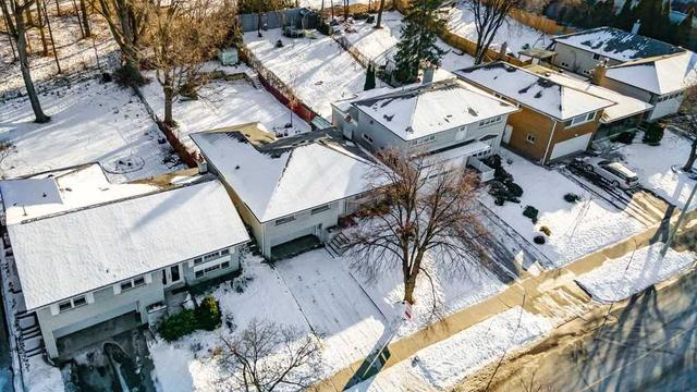 89 Waterford Dr, House detached with 4 bedrooms, 2 bathrooms and 4 parking in Toronto ON | Image 20