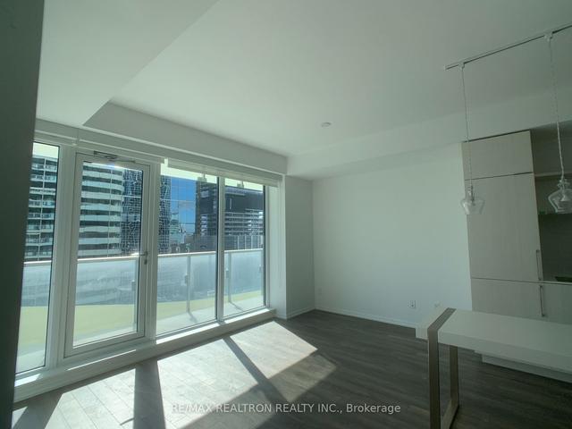 1906 - 197 Yonge St, Condo with 1 bedrooms, 1 bathrooms and 0 parking in Toronto ON | Image 16