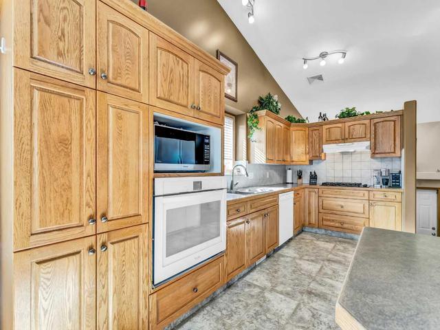 84 Sunset Crescent Sw, House detached with 4 bedrooms, 3 bathrooms and 2 parking in Medicine Hat AB | Image 11