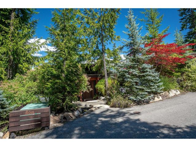 285 Kootenay Lake Road, House detached with 3 bedrooms, 4 bathrooms and 2 parking in Central Kootenay E BC | Image 70