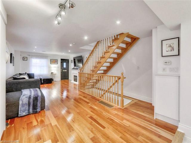335 Boon Avenue, House detached with 2 bedrooms, 2 bathrooms and 4 parking in Toronto ON | Image 3