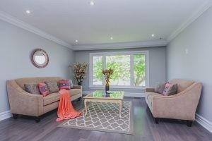 4047 Ellesmere Rd, House detached with 3 bedrooms, 2 bathrooms and 5 parking in Toronto ON | Image 4