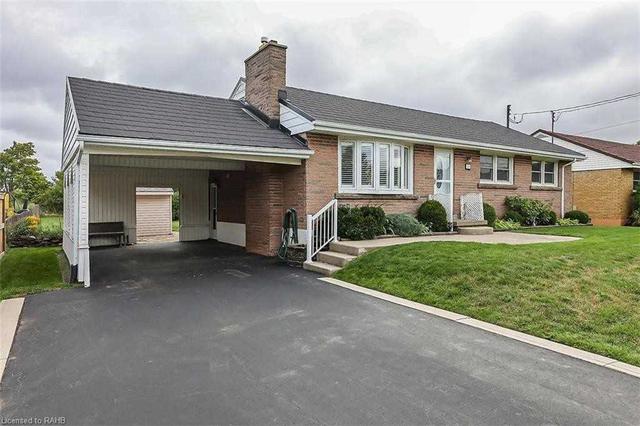260 Christina Ave, House detached with 3 bedrooms, 2 bathrooms and 5 parking in Hamilton ON | Image 12