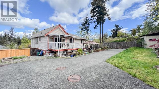 6231 Selkirk Terr, House detached with 5 bedrooms, 3 bathrooms and 4 parking in North Cowichan BC | Image 38