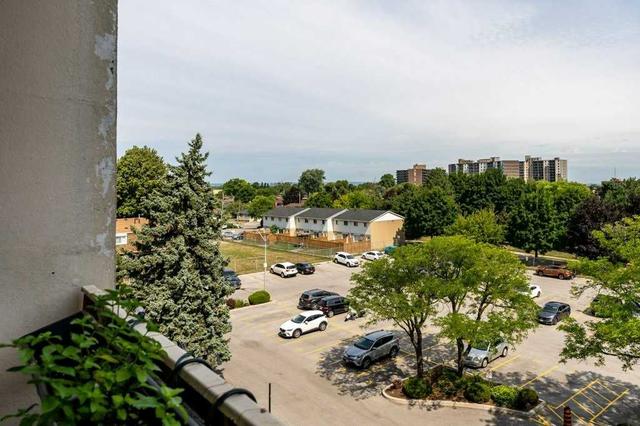 506 - 75 Glenburn Crt, Condo with 2 bedrooms, 1 bathrooms and 1 parking in Hamilton ON | Image 10