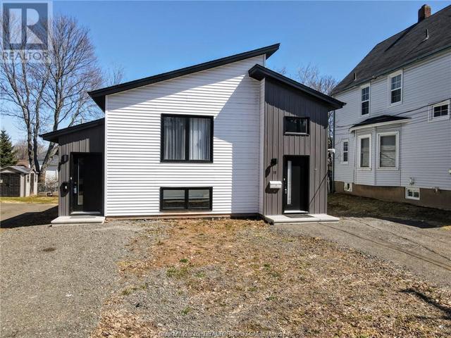 83 Maple, House other with 5 bedrooms, 2 bathrooms and null parking in Moncton NB | Image 1