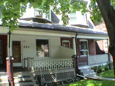 404 Montrose Ave, House attached with 3 bedrooms, 2 bathrooms and 1 parking in Toronto ON | Image 1