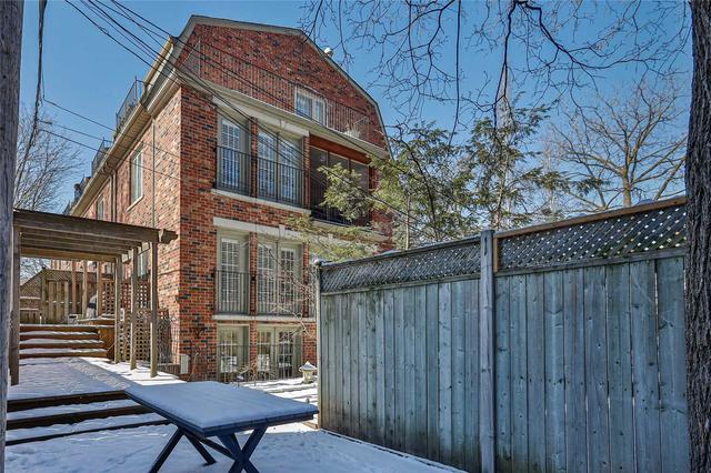 35f Spruce St, House attached with 2 bedrooms, 3 bathrooms and 2 parking in Toronto ON | Image 29
