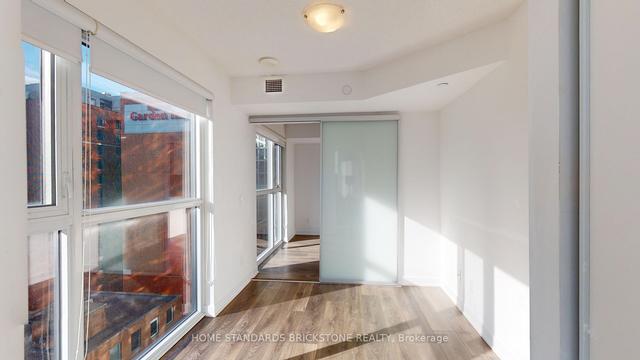 1103 - 87 Peter St, Condo with 2 bedrooms, 1 bathrooms and 0 parking in Toronto ON | Image 4