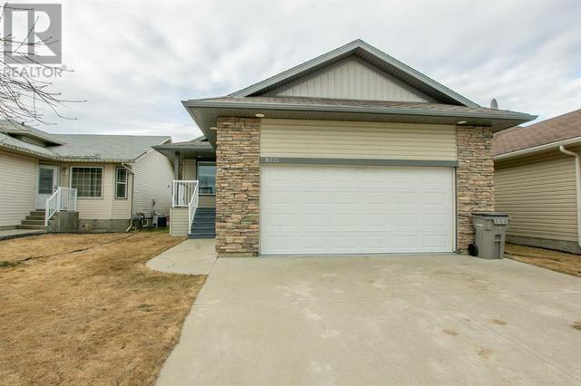 8810 72 Avenue, House detached with 4 bedrooms, 3 bathrooms and 2 parking in Grande Prairie AB | Card Image