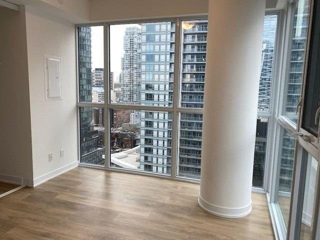 2213 - 87 Peter St, Condo with 1 bedrooms, 1 bathrooms and 0 parking in Toronto ON | Image 2