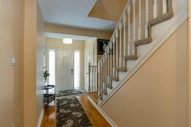 109 - 2800 Courtice Rd, Townhouse with 3 bedrooms, 4 bathrooms and 2 parking in Clarington ON | Image 3