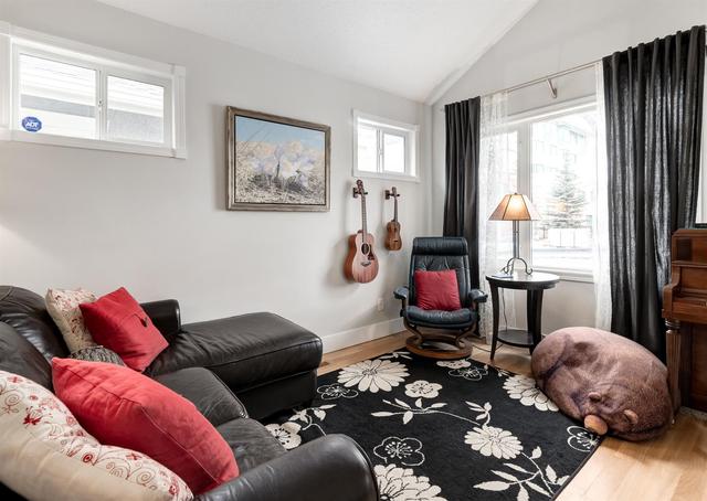 123 11 Avenue Ne, House detached with 3 bedrooms, 1 bathrooms and 2 parking in Calgary AB | Image 8