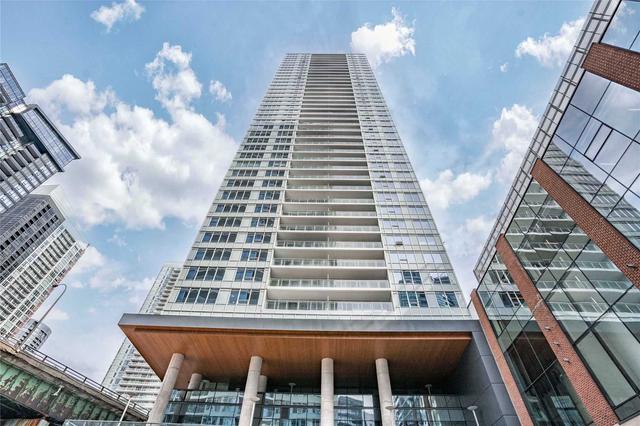 3812 - 17 Bathurst St, Condo with 1 bedrooms, 1 bathrooms and 0 parking in Toronto ON | Image 1