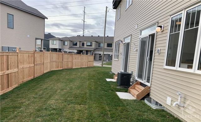 2121 Winsome Terrace, Townhouse with 3 bedrooms, 3 bathrooms and 3 parking in Ottawa ON | Image 13