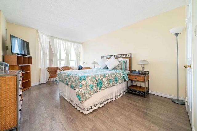 Ph4 - 100 County Court Blvd, Condo with 3 bedrooms, 2 bathrooms and 2 parking in Brampton ON | Image 11