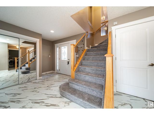 7915 3 Av Sw, House detached with 3 bedrooms, 3 bathrooms and null parking in Edmonton AB | Image 2