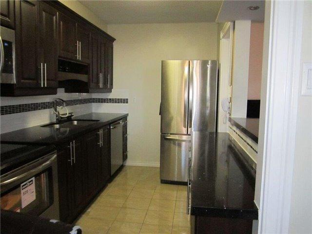 108 - 1815 O' Connor Dr, Condo with 3 bedrooms, 2 bathrooms and 1 parking in Toronto ON | Image 8