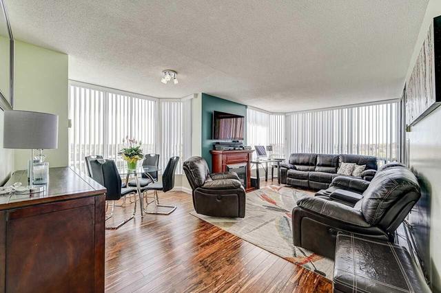 1001 - 26 Hanover Rd, Condo with 3 bedrooms, 2 bathrooms and 2 parking in Brampton ON | Image 6