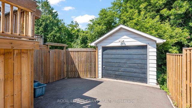 17 Terrace Hill St, House detached with 3 bedrooms, 4 bathrooms and 4 parking in Brantford ON | Image 19