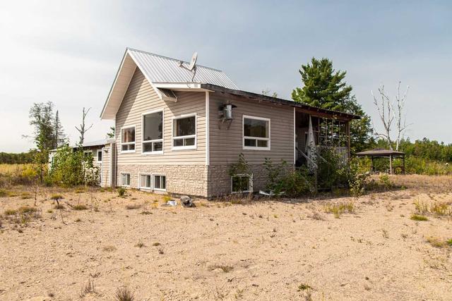 2337 Paugh Lake Rd, House detached with 3 bedrooms, 2 bathrooms and 18 parking in Madawaska Valley ON | Image 5