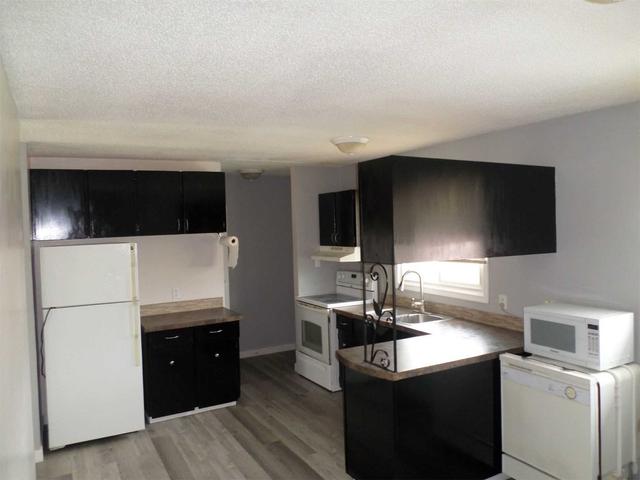 9308 103 Ave, House detached with 3 bedrooms, 2 bathrooms and 6 parking in Grande Prairie AB | Image 12