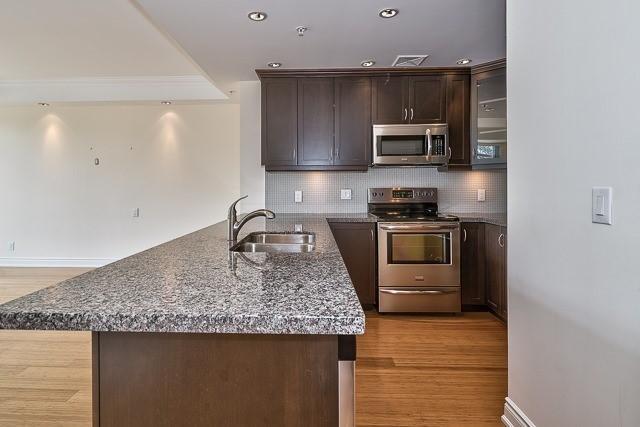 302 - 205 Lakeshore Rd W, Condo with 2 bedrooms, 2 bathrooms and 1 parking in Oakville ON | Image 5