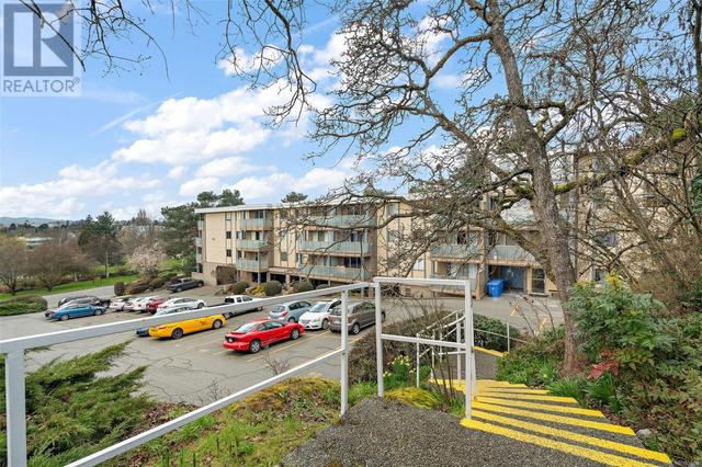 219 - 1025 Inverness Rd, Condo with 1 bedrooms, 1 bathrooms and 1 parking in Saanich BC | Image 5