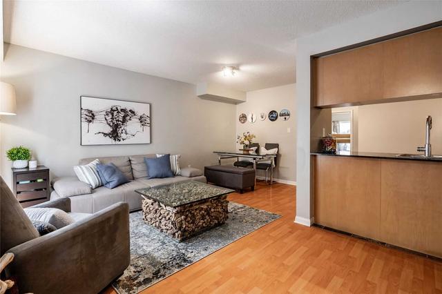 1201 - 22 Laidlaw St, Townhouse with 2 bedrooms, 1 bathrooms and 1 parking in Toronto ON | Image 13