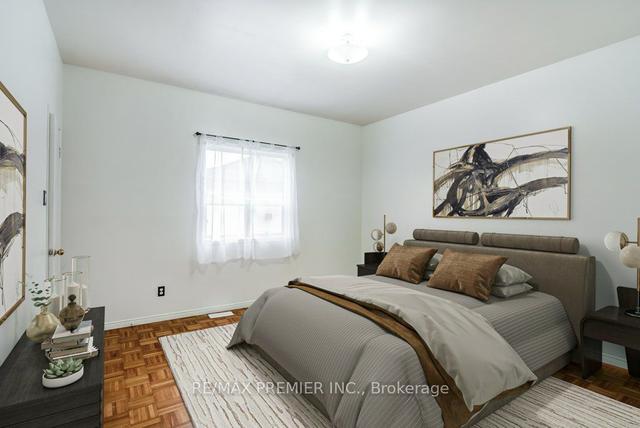 985 Caledonia Rd, House detached with 2 bedrooms, 2 bathrooms and 3 parking in Toronto ON | Image 4