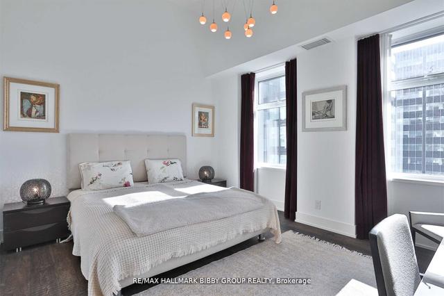 819 - 111 St Clair Ave W, Condo with 3 bedrooms, 4 bathrooms and 2 parking in Toronto ON | Image 6