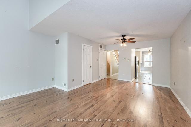 207 - 2110 Cleaver Ave, House attached with 2 bedrooms, 2 bathrooms and 2 parking in Burlington ON | Image 3