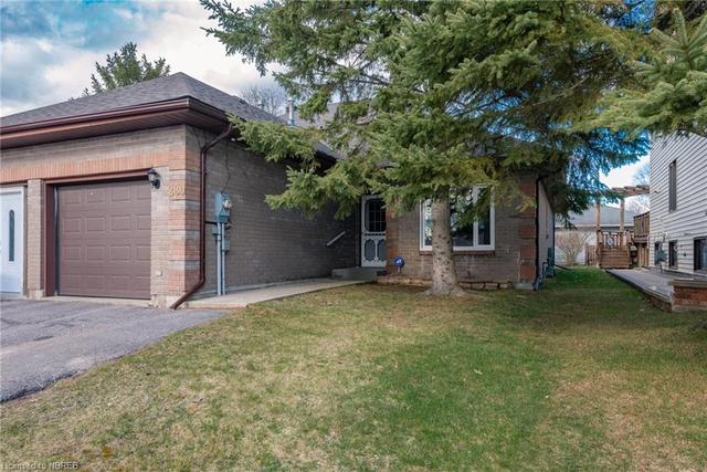 280 Labreche Drive, House semidetached with 2 bedrooms, 1 bathrooms and 3 parking in North Bay ON | Image 1