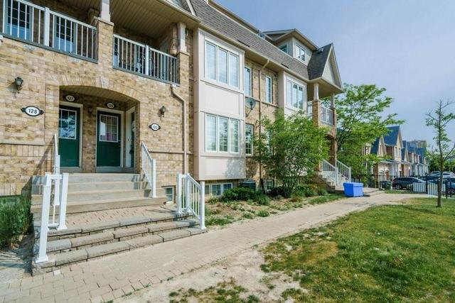 125 - 42 Pinery Trail, House attached with 3 bedrooms, 2 bathrooms and 1 parking in Toronto ON | Image 3