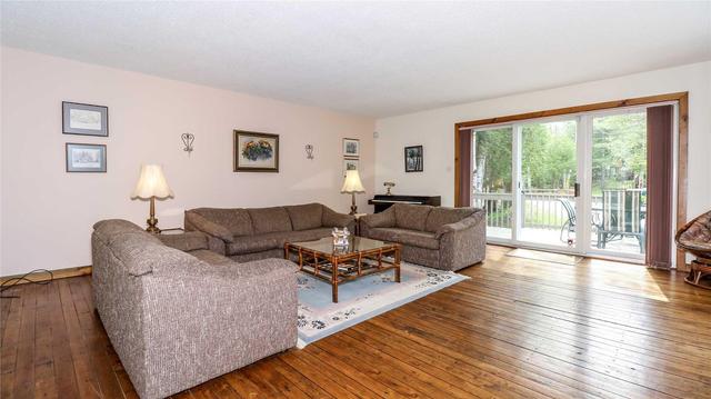 14 Elizabeth Dr, House detached with 3 bedrooms, 1 bathrooms and 8 parking in Wasaga Beach ON | Image 12