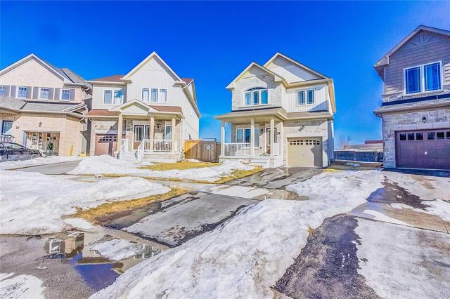 25 Mantz Cres, House detached with 3 bedrooms, 3 bathrooms and 2 parking in Whitby ON | Image 2