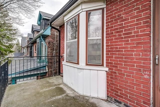 227 Grace St, House semidetached with 5 bedrooms, 3 bathrooms and 2 parking in Toronto ON | Image 6