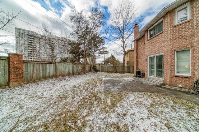92 Whitney Pl, House detached with 4 bedrooms, 3 bathrooms and 3 parking in Vaughan ON | Image 22
