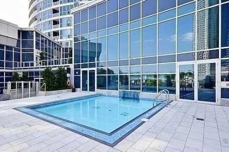 1012 - 208 Queens Quay W, Condo with 2 bedrooms, 2 bathrooms and 1 parking in Toronto ON | Image 7
