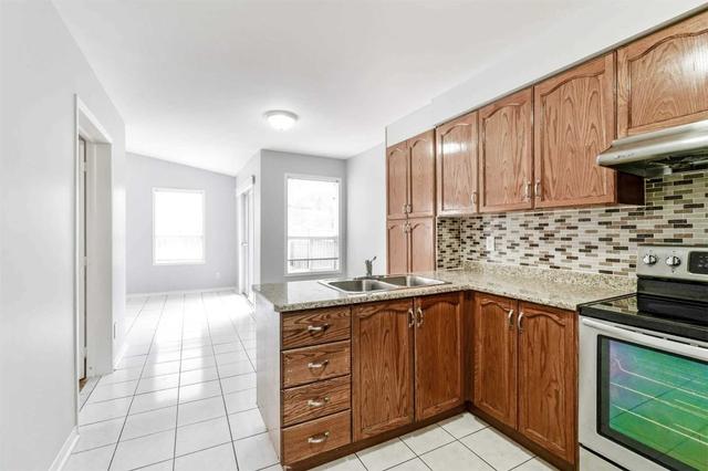 55 Ready Crt, House detached with 3 bedrooms, 3 bathrooms and 2 parking in Brampton ON | Image 9